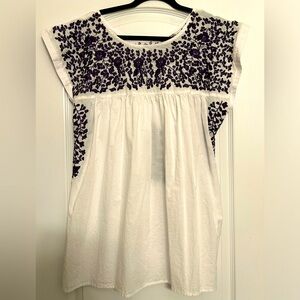 Women’s Spirit Dress 2XL embroidered top.